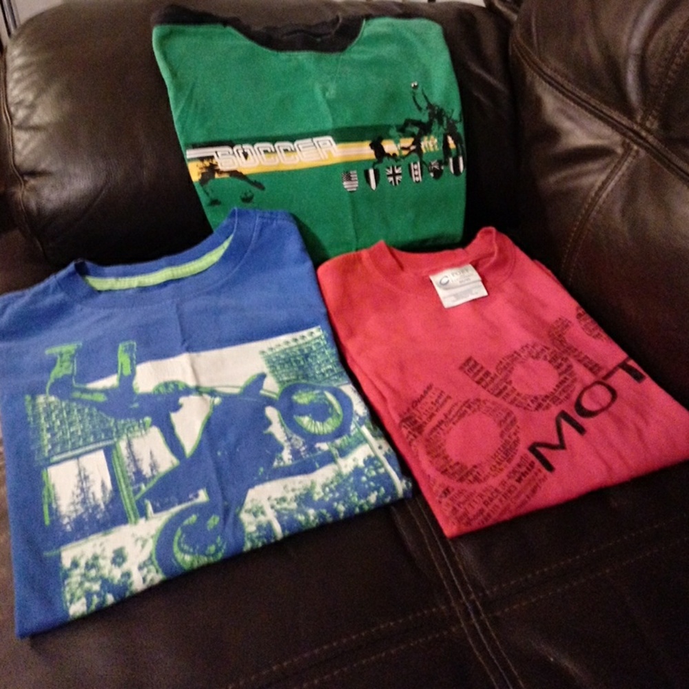 3 boys used graphic t-shirts